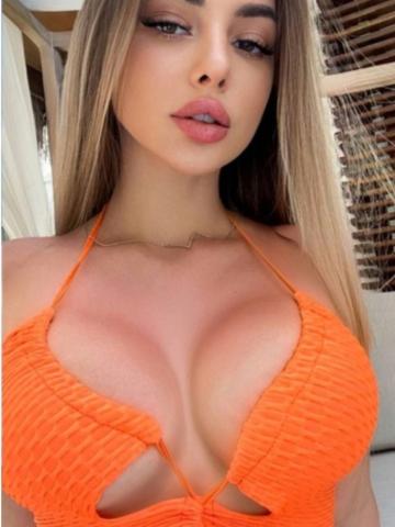 Полина